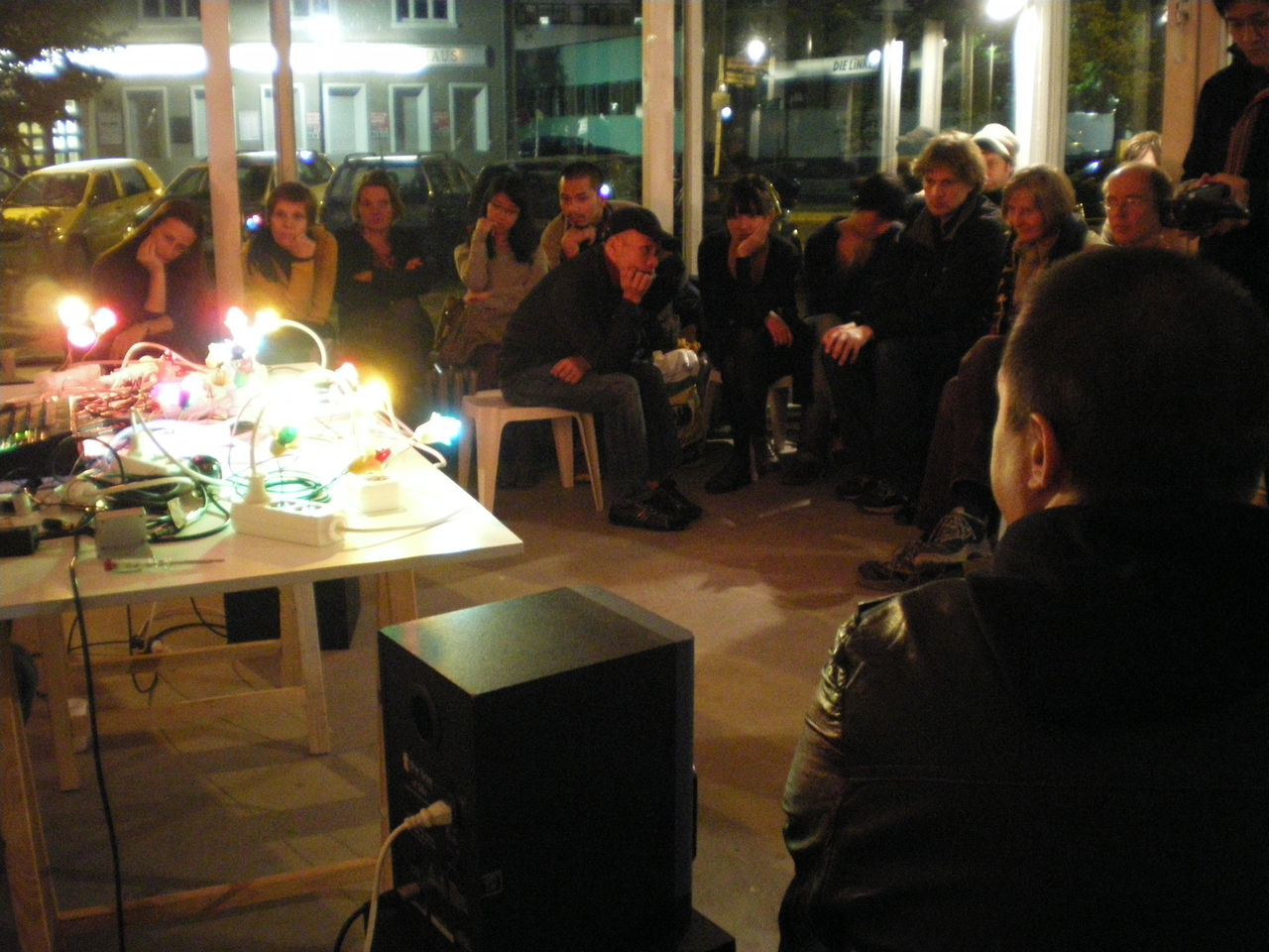 Photographic documentation of RYLLEGA Berlin (Audio-visual performance by Michael Vorfeld, 17 September 2008)